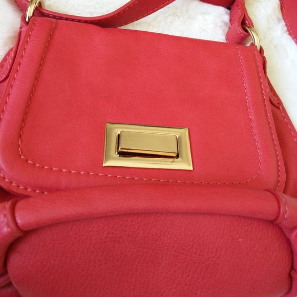 KGB Studio Red Bag with Adjustable Straps - Picture 2 of 14